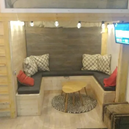 Chaleureux Petit De 4 Couchages